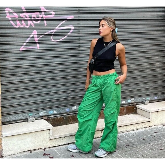 Bershka Green Baggy Parachute Pants Small Women Tech Joggers Streetwear Blogger - Picture 5 of 16